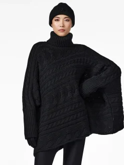 TWIST Oversize Knit Sweater